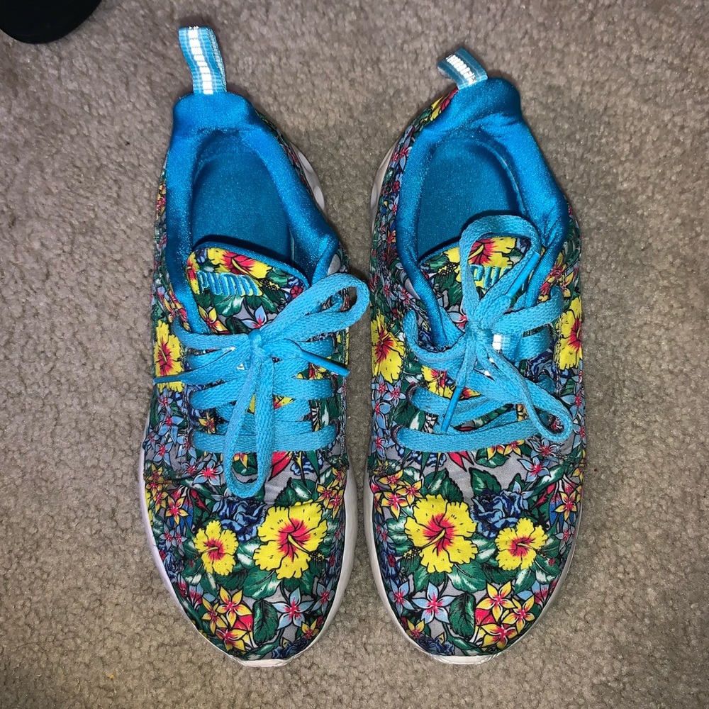 Puma Sneakers
